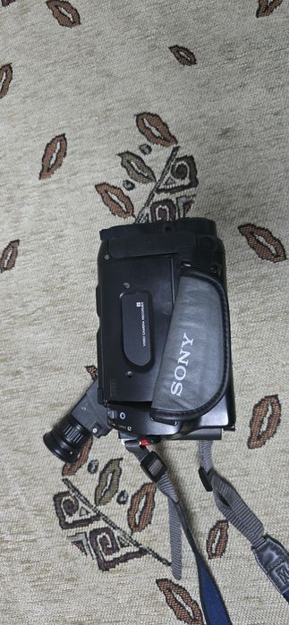 Продам Відеокамеру Sony Handycam CCD-TR425E