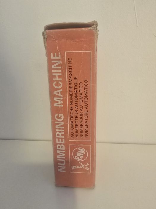 Numbering machine