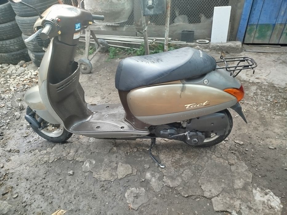 Породам скутер Honda tact