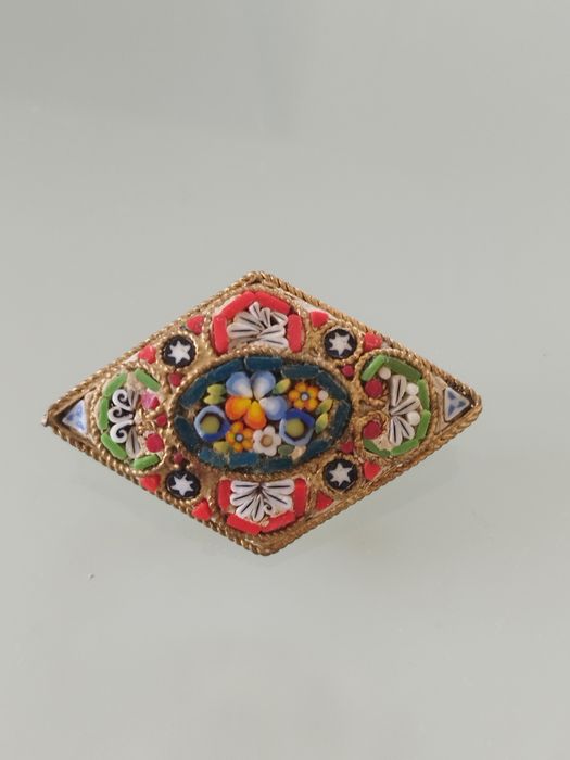 Lindo broche antigo italiano em mosaico..Estado muito bom