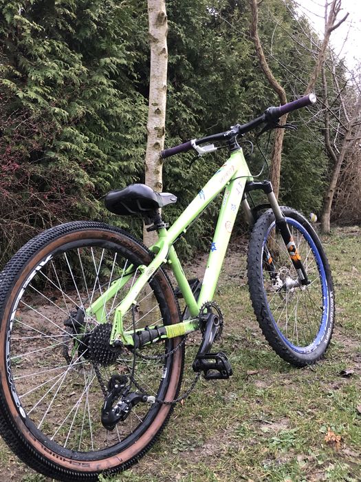 Rower dirt stunt Leader fox cocaine