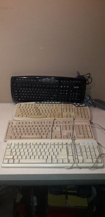 Retro klawiatury ps2 samsung a4tech bezprzewodowa, białe, sprawne.