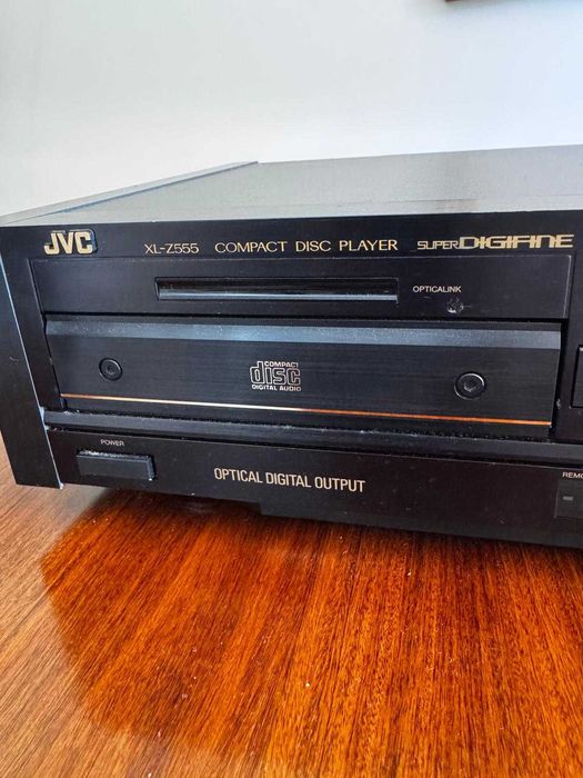 Leitor de CDs JVC XL-Z555