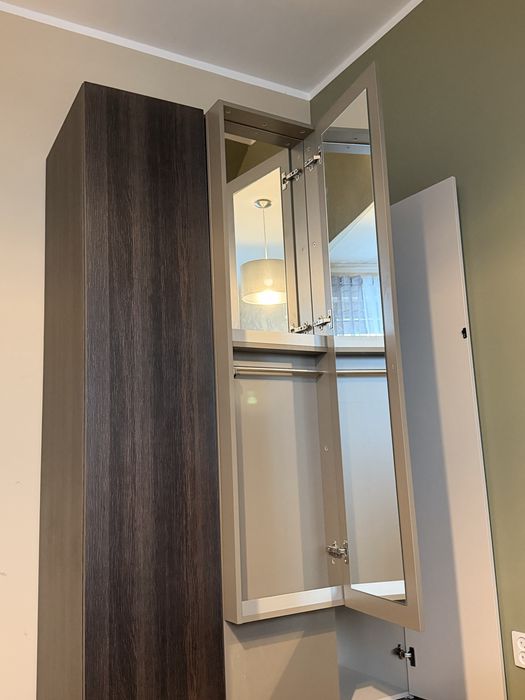 Nowoczesna szafa VOX hifi z lustrem