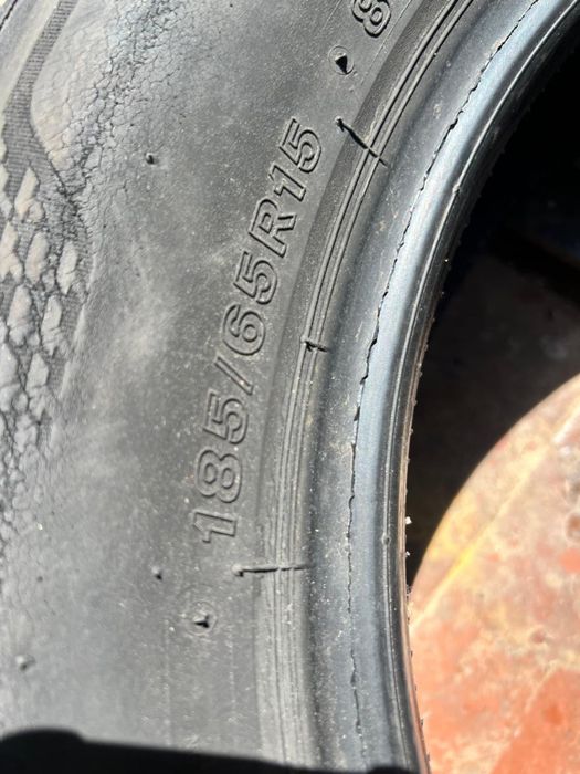 185/65/15 Bridgestone 2 pneus