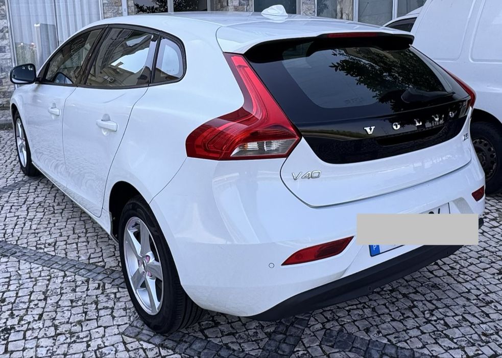 Volvo V40 D2 Kinetic | Nacional | Outubro 2017 | Excelente Estado