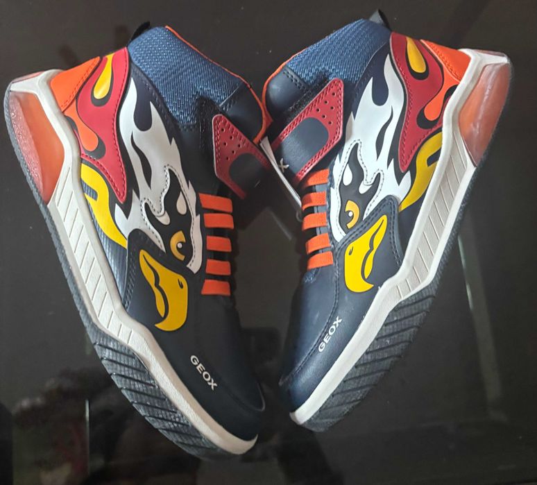 Sneakersy WYSOKIE GEOX J369CB buty ze świecącą podeszwa