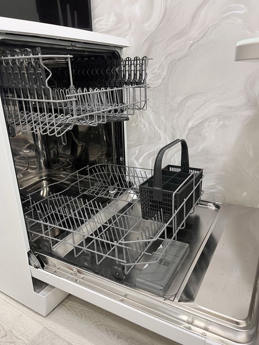 Продам посудомийну машину ELEKTROLUX