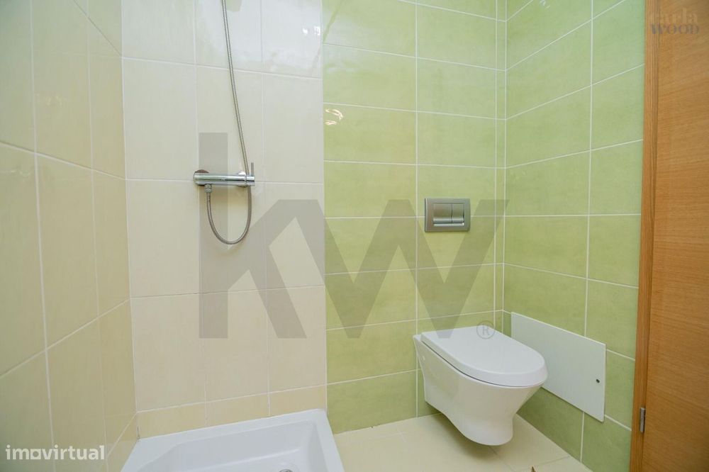 Um fantástico apartamento t2 de rés do chão, com terraço e logradouro