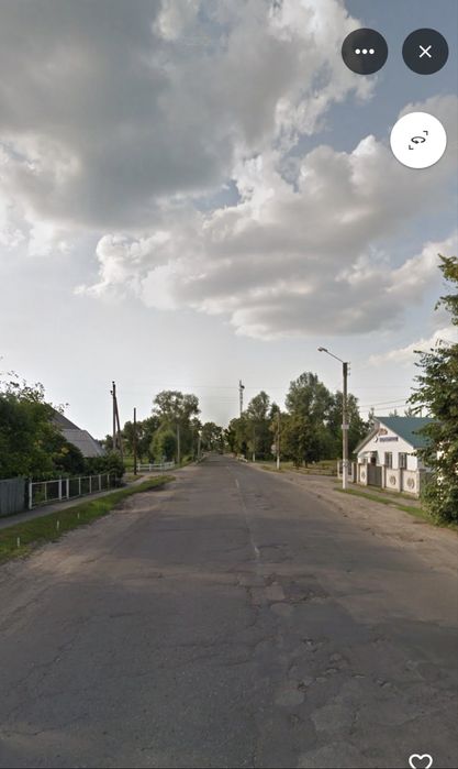 Продаж будинку та 15-соток землі у центрі Котельви