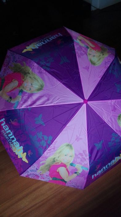 Hannah Montana e High School Musical livros e guarda chuva