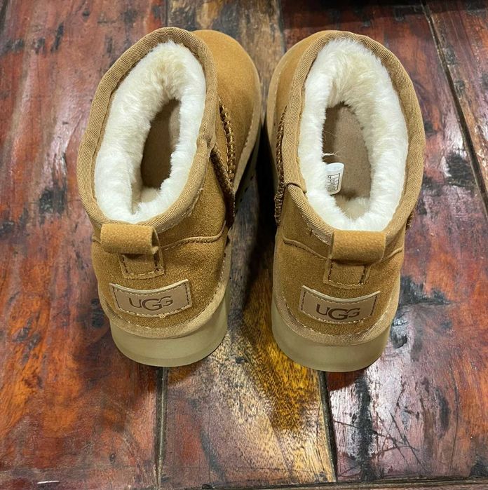 Botas UGG número 35 e número 36, novas