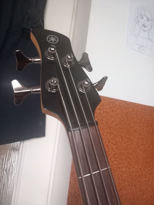 Yamaha trbx304 gitara basowa bas