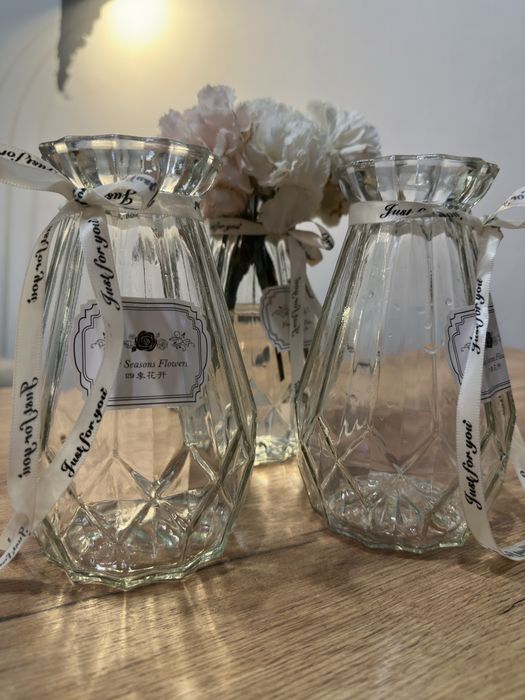 Ваза склянна для квітів