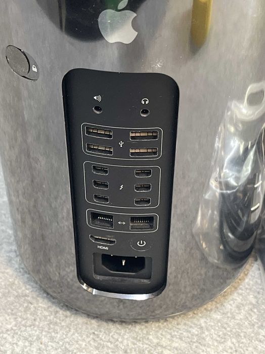 Apple Mac Pro "Trash Can" (Late 2013) | Intel Xeon | 16GB (ou 32) RAM | 251GB SSD