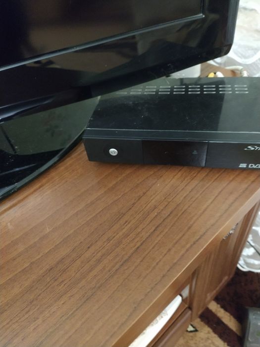 Продам телевізор Akai