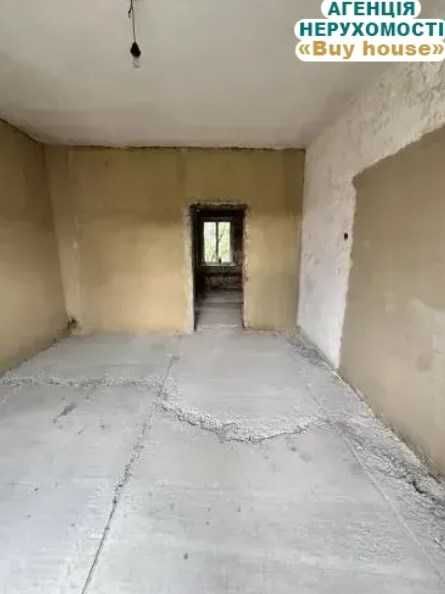 Продаж будинку в Сваляві  300 від центру міста