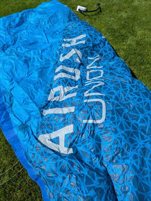 Latawiec Airush Union 12m (2017) – Do naprawy (rozszczelnione tuby)