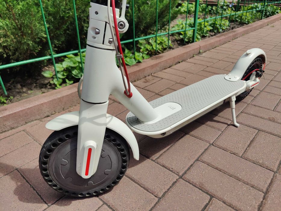 Електросамокат Xiaomi Mi Electric Scooter M365 White (Європейська версія) оригінал