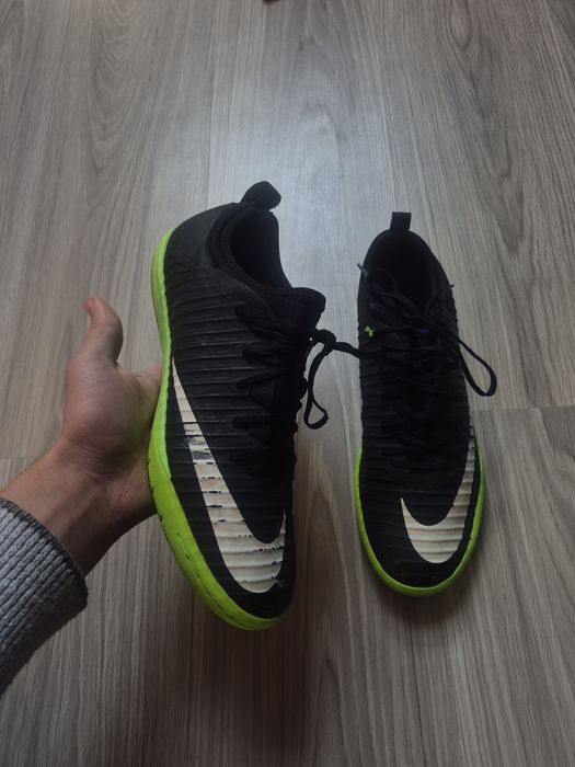 Професійні футзалки Nike Mercurial