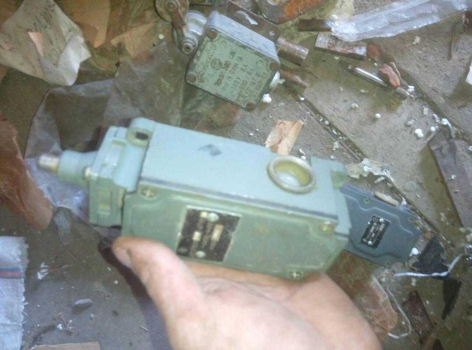 Выключатели, переключатели разные