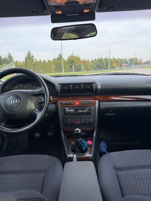 Audi A4 Limousine