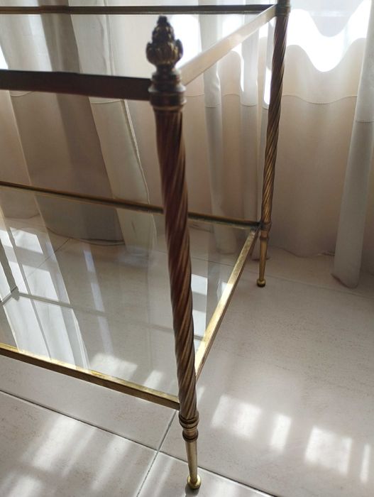 Mesa de centro vidro e latão
