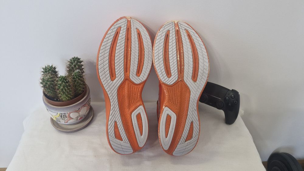 Бігові кросівки Saucony Ride 17.Розмір 49