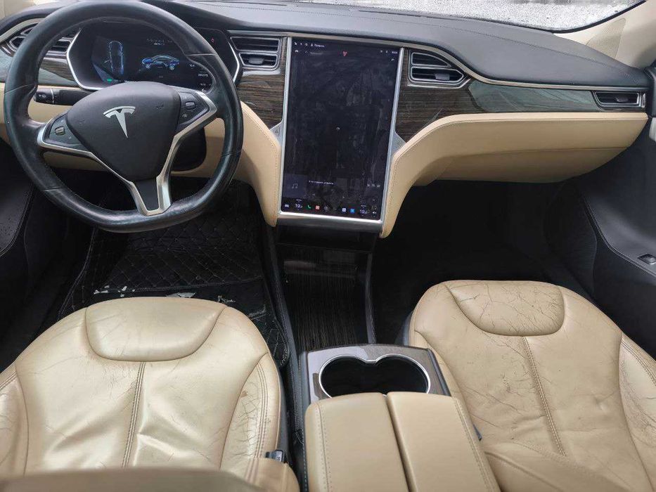 Tesla Model S 85D
