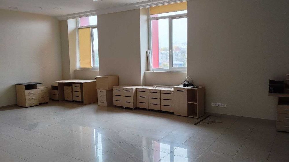 Здам свій офіс 100 кв. пр.Науки 9, Центр, 4$/кв.м