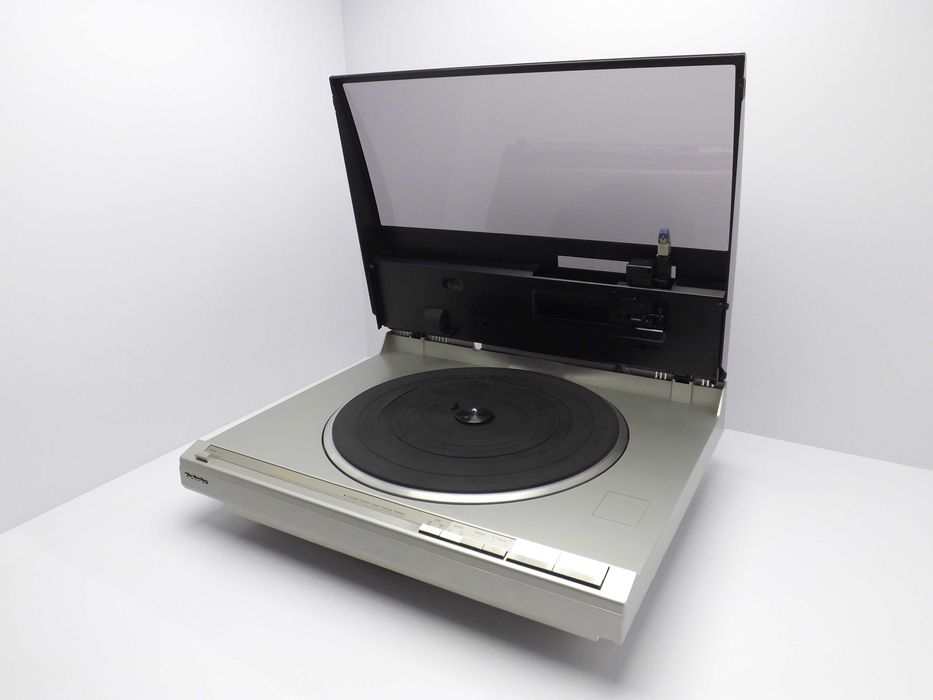 Gramofon tangencjalny Technics model SL-L1 Direct Drive Quartz
