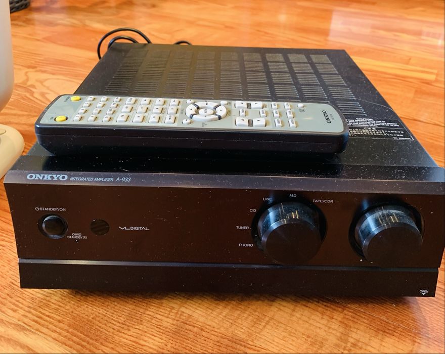 Стерео підсилювач Onkyo A933 + пара B&W LM1