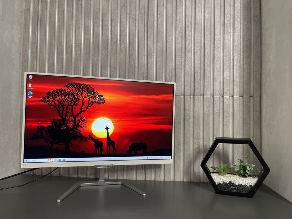 Білий монітор Philips 24 дюйми  full hd
