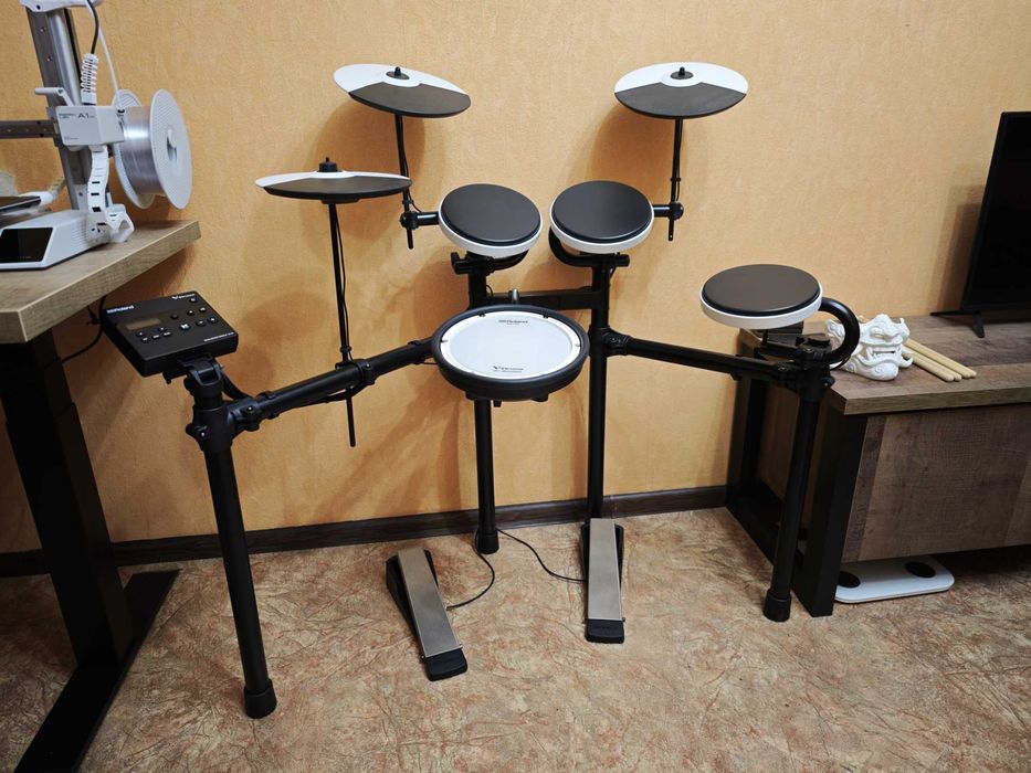 Електронна ударна установка / електронні барабани Roland td-02kv, e-drums