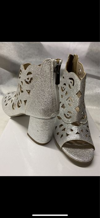 Buty na obcasie roz 37