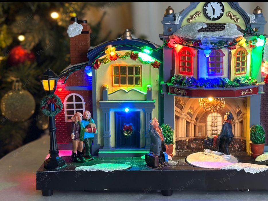 Вокзал новорічна інсталяція декор місток ворота пінгвіни