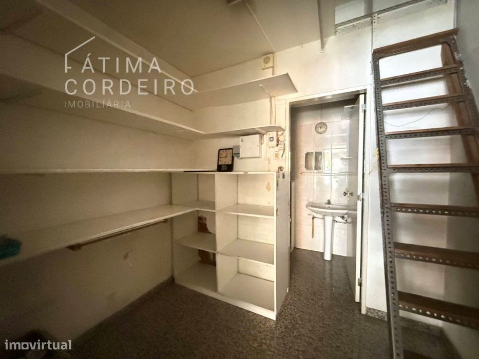 Loja junto á Praça Gil Vicente