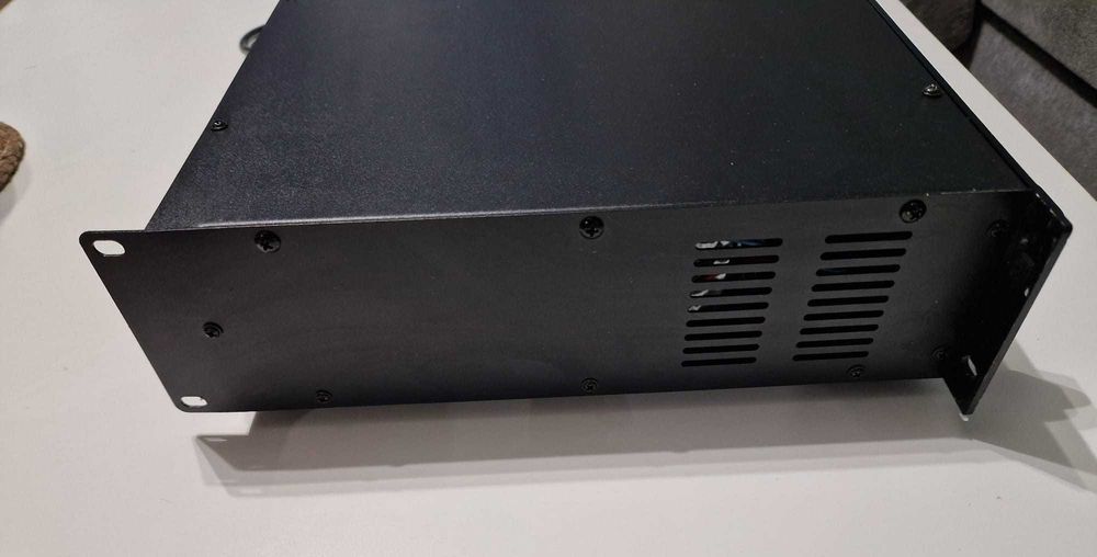 Tonsil WL-5360U – Wzmacniacz miksujący 5-strefowy 360W