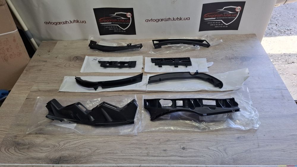 Кріплення бампера Passat B6 кронштейн бампера пасат б6 Кріплення фари