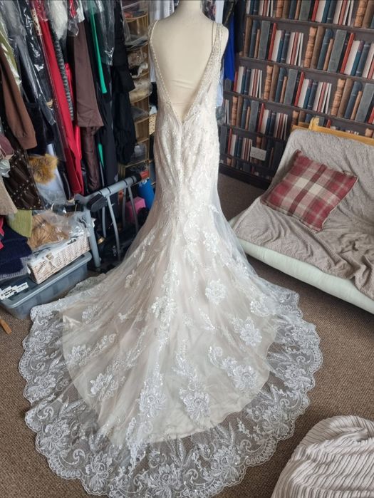 Uptown Bride Suknia Slubna