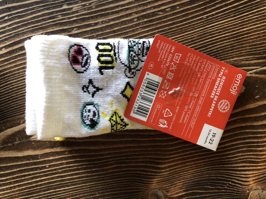Nowe skarpetki 19-22 emoji 2 szt