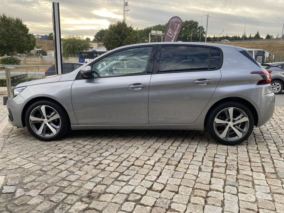 PEUGEOT 308 1.5 BlueHdi — photo 4