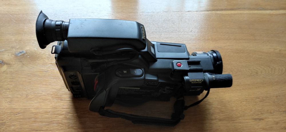 Kamera Panasonic M800 S VHS C625