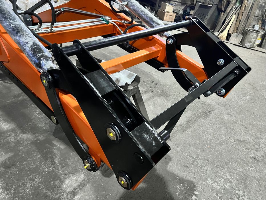 Быстросъёмный погрузчик КУН-1800 на трактор МТЗ ЮМЗ Т-40 с ковшом 1 м3