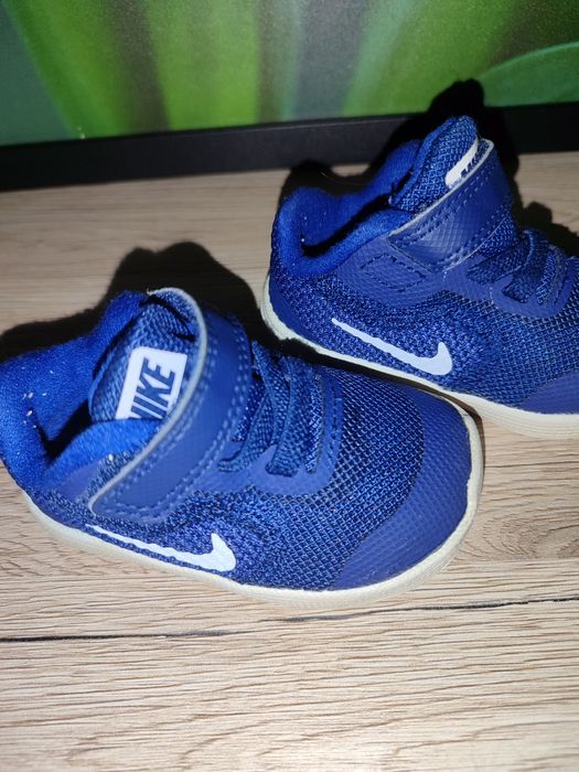 Adidasy siateczka oryginalne wiosna Nike Revolution 18.5 adidasy dla chłopca wiosna
