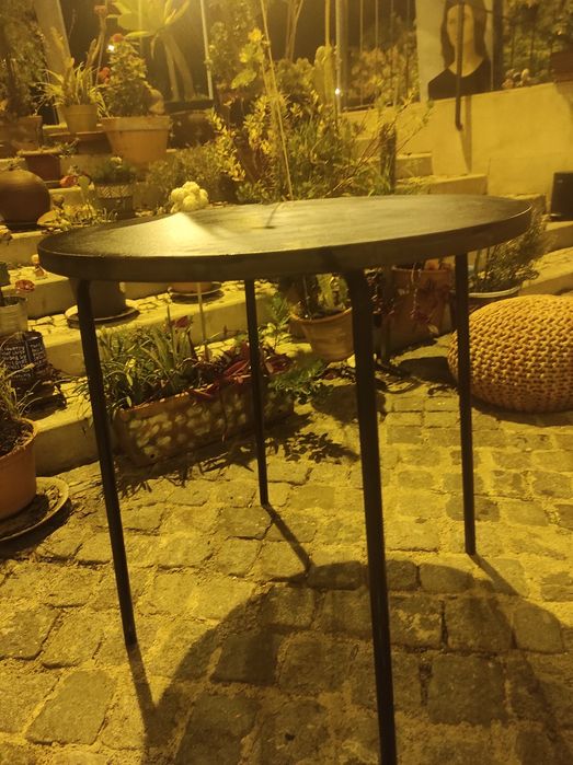 Mesa redonda de plástico