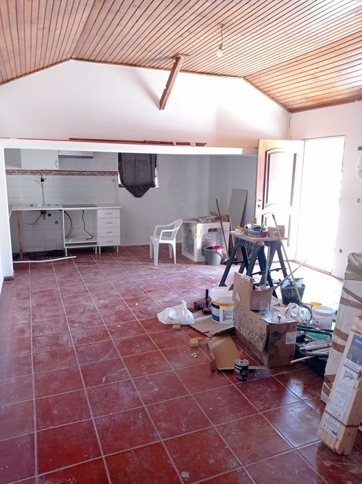 Casa T2 em quinta com outras casas