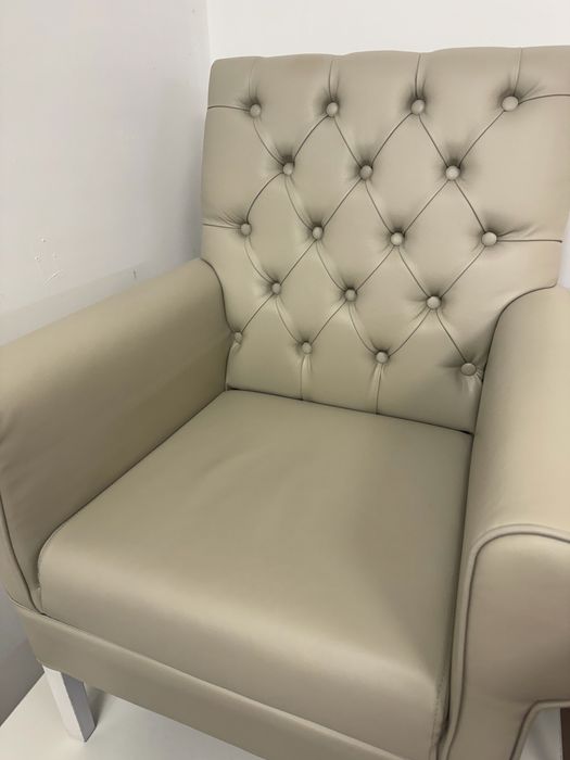 Продам педикюрне крісло з подіумом