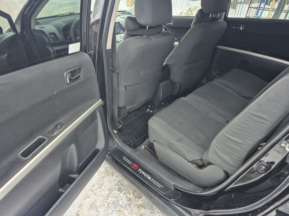 Toyota Corolla Verso 2.2 максимальна комплектація