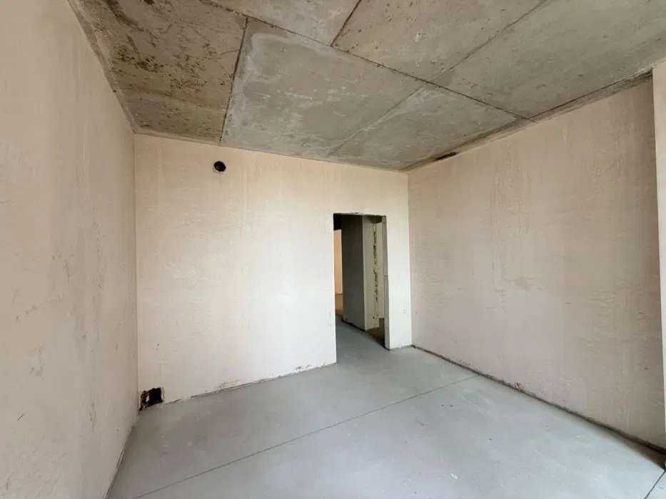 Продам 2 комнатную квартиру 65кв.м. в новом доме с начатым ремонтом на Поселке Котовского